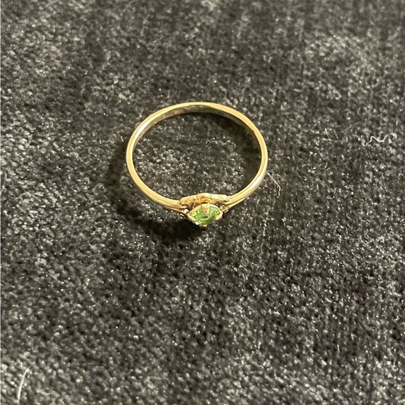 Goldtone Ring with Green Gemstone - Picture 8 of 10